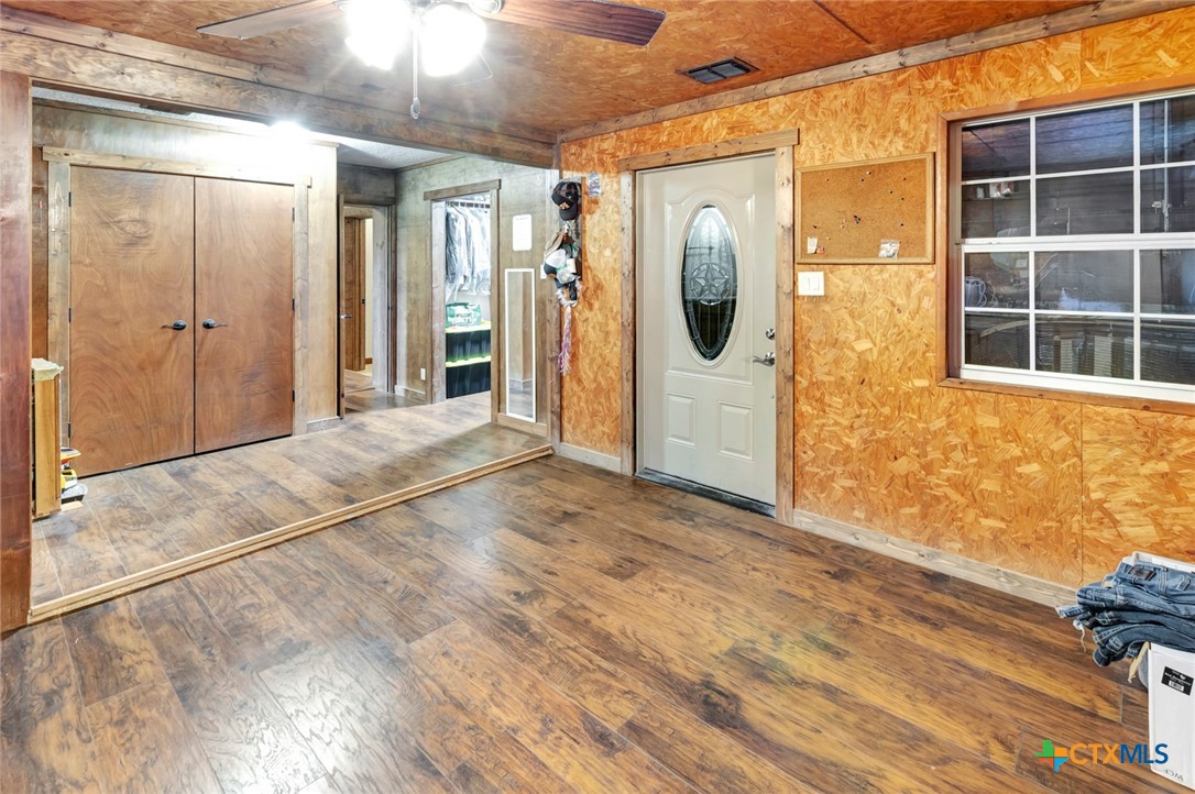 1622 Old Goliad Road