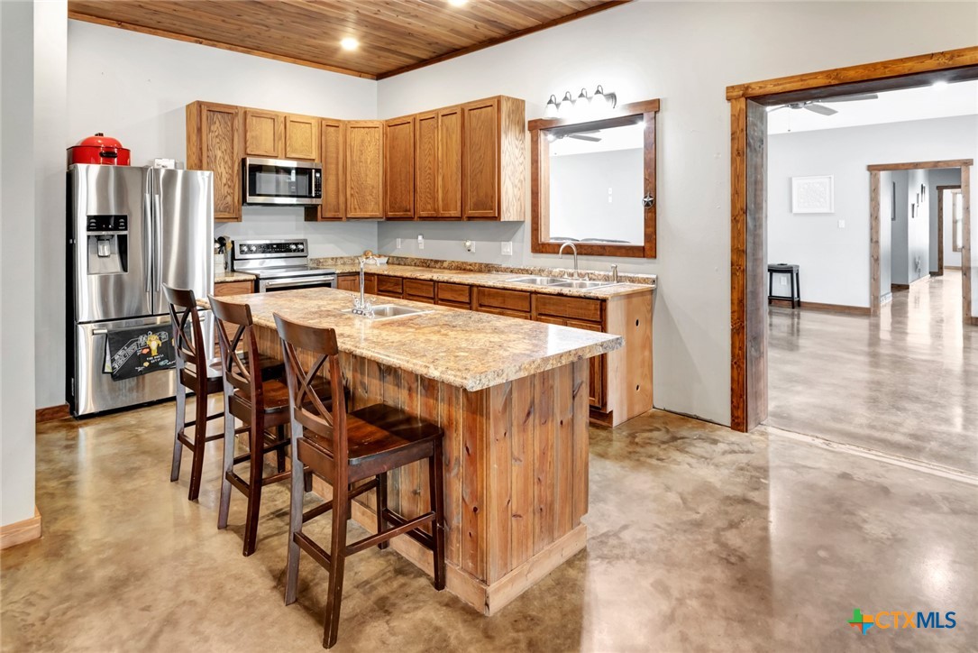 1622 Old Goliad Road
