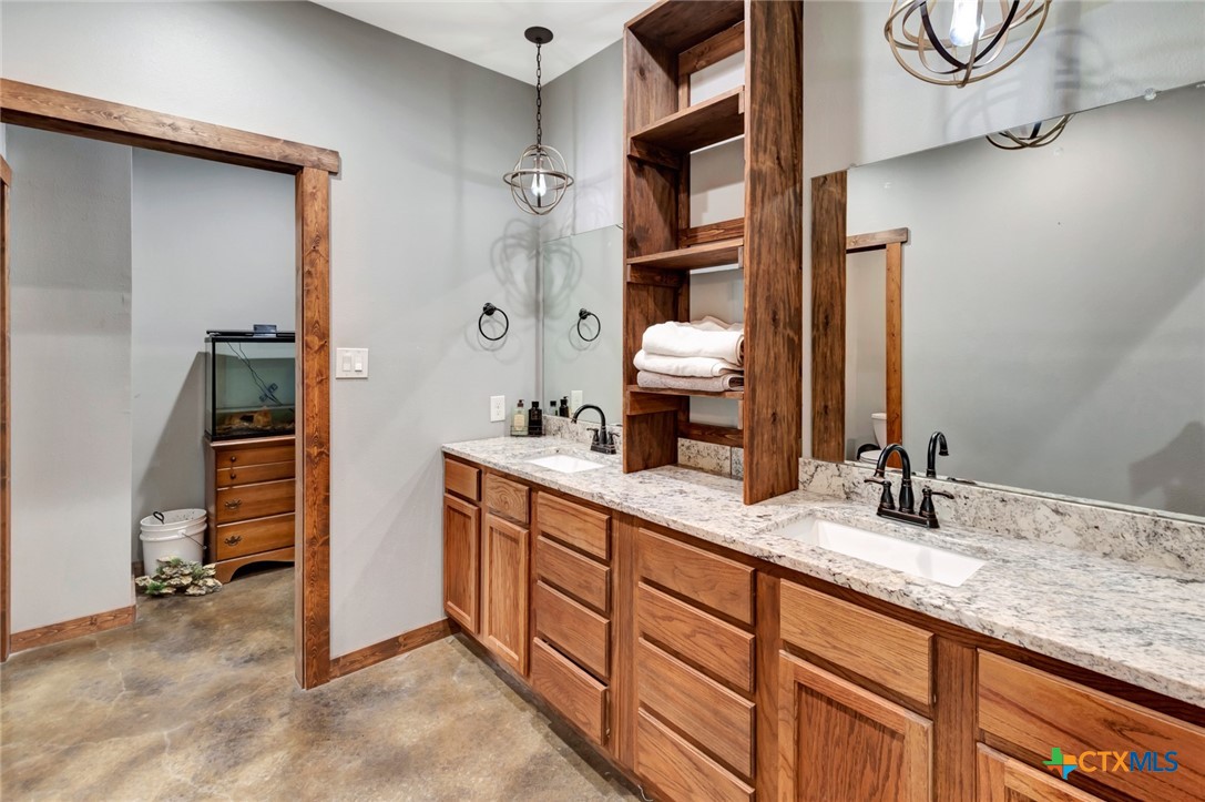 1622 Old Goliad Road
