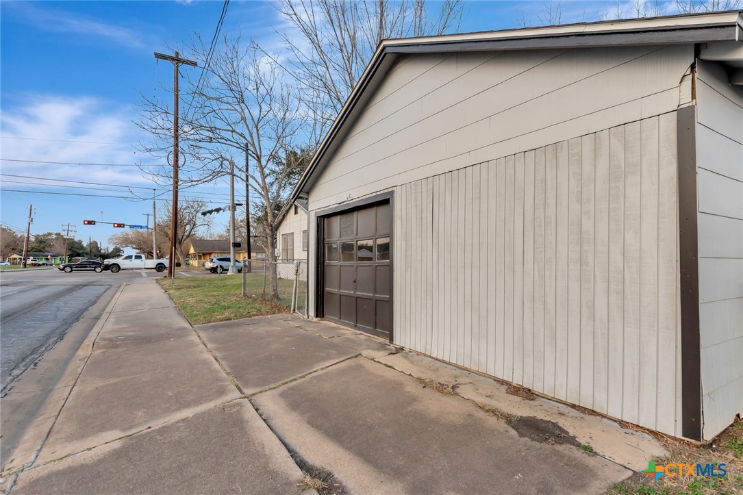 2901 Lone Tree