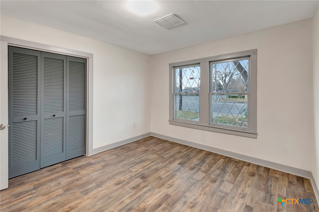 2901 Lone Tree