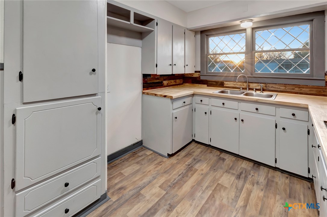 2901 Lone Tree