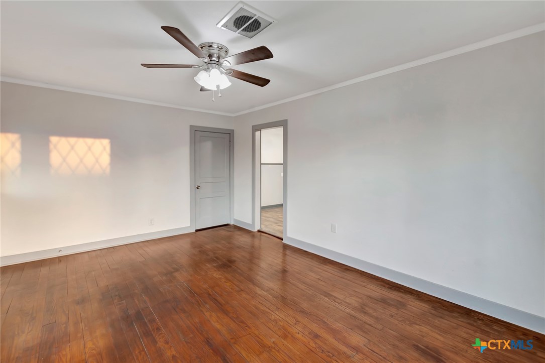 2901 Lone Tree