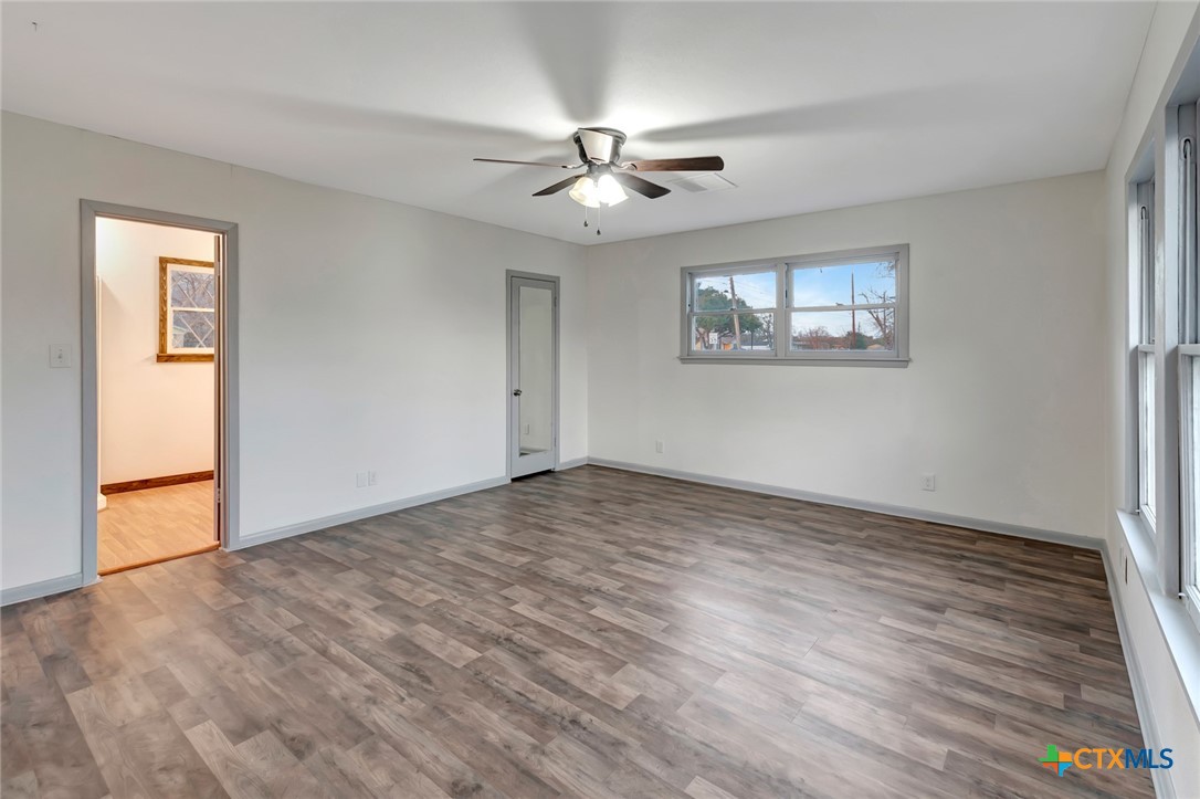 2901 Lone Tree