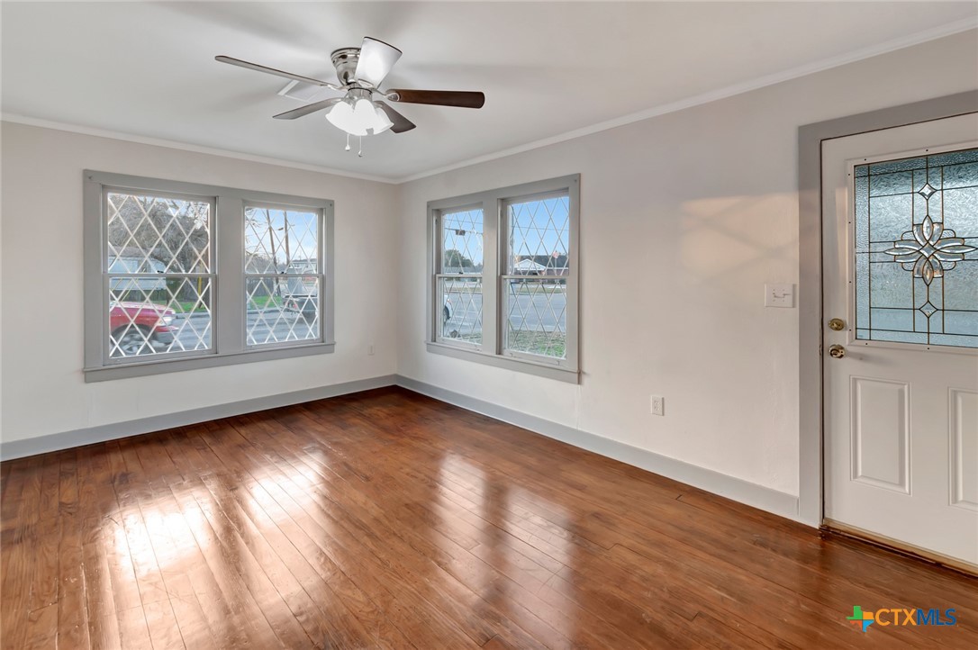 2901 Lone Tree