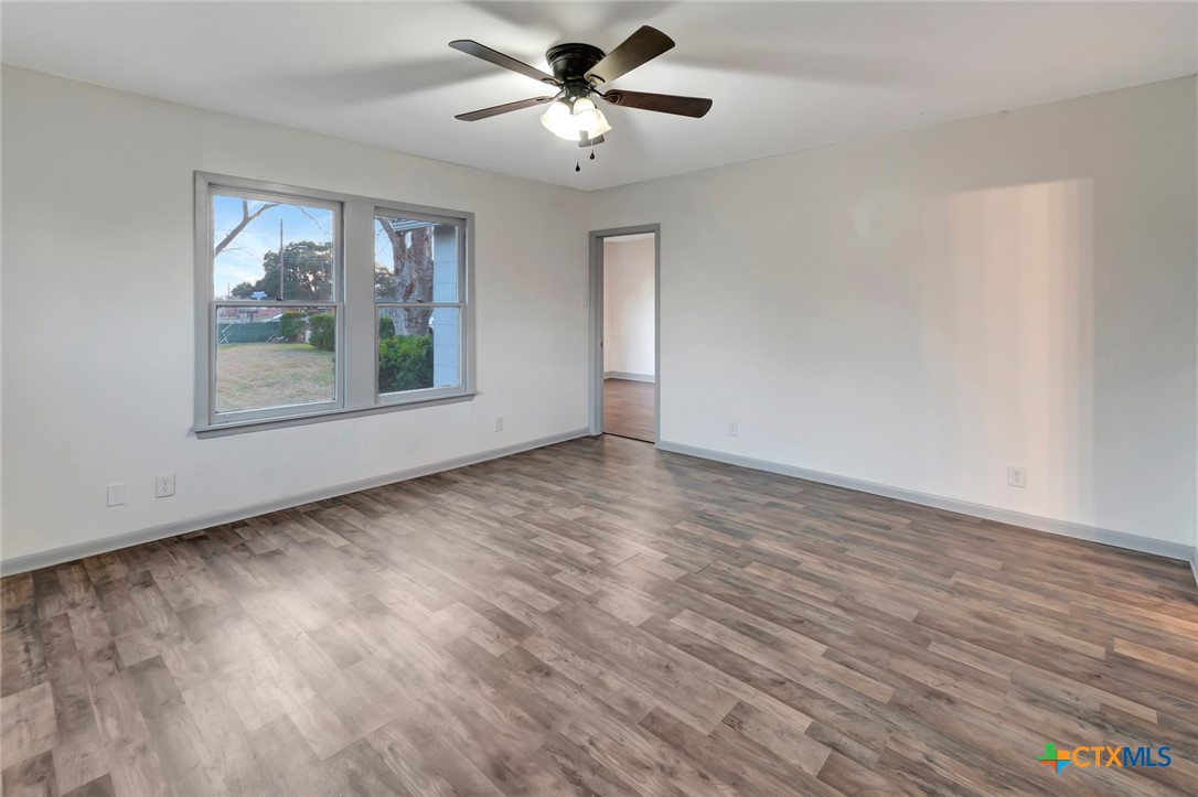 2901 Lone Tree