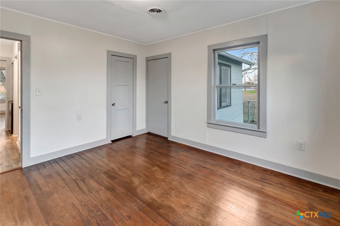 2901 Lone Tree