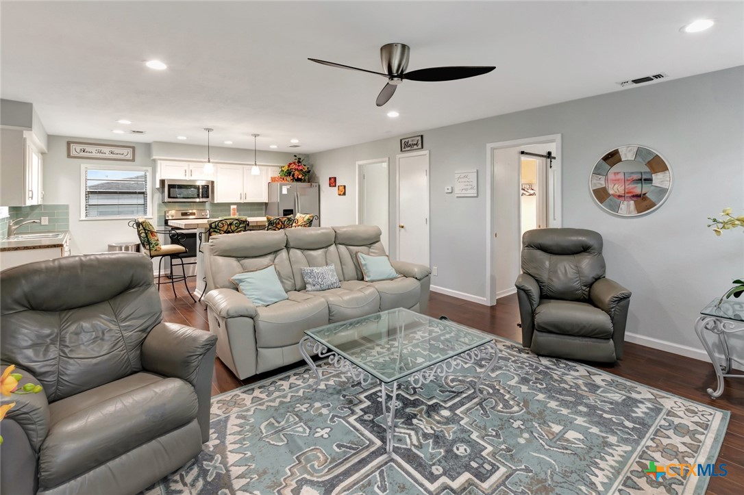 1106 W Jefferson Avenue