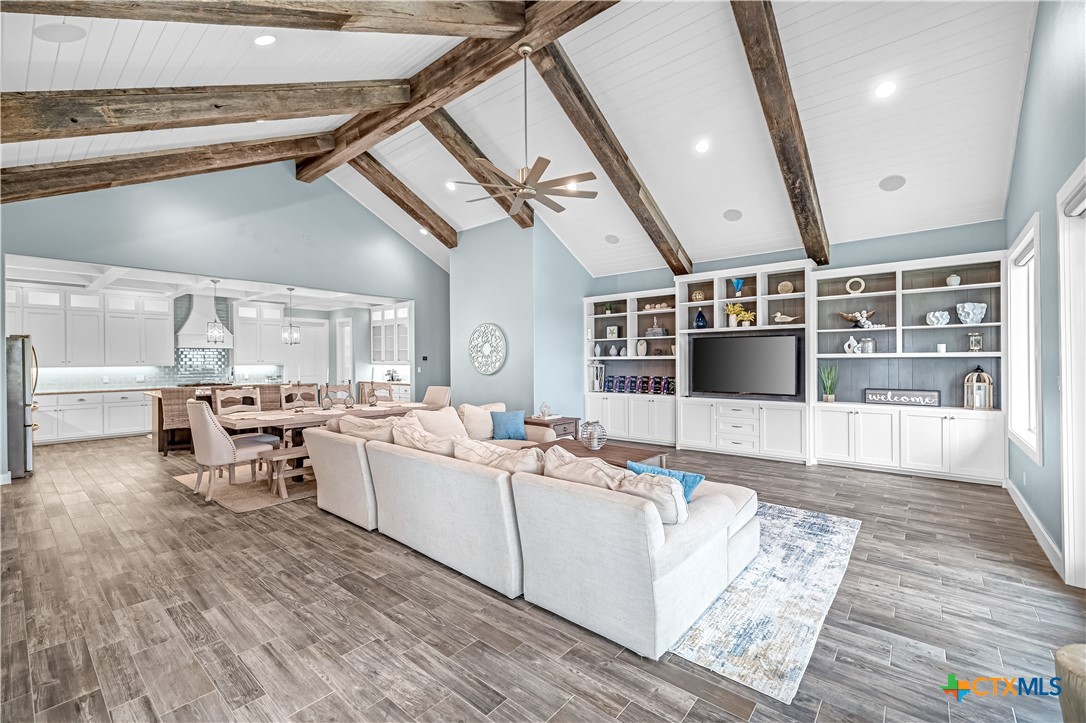 230 Chateau Way