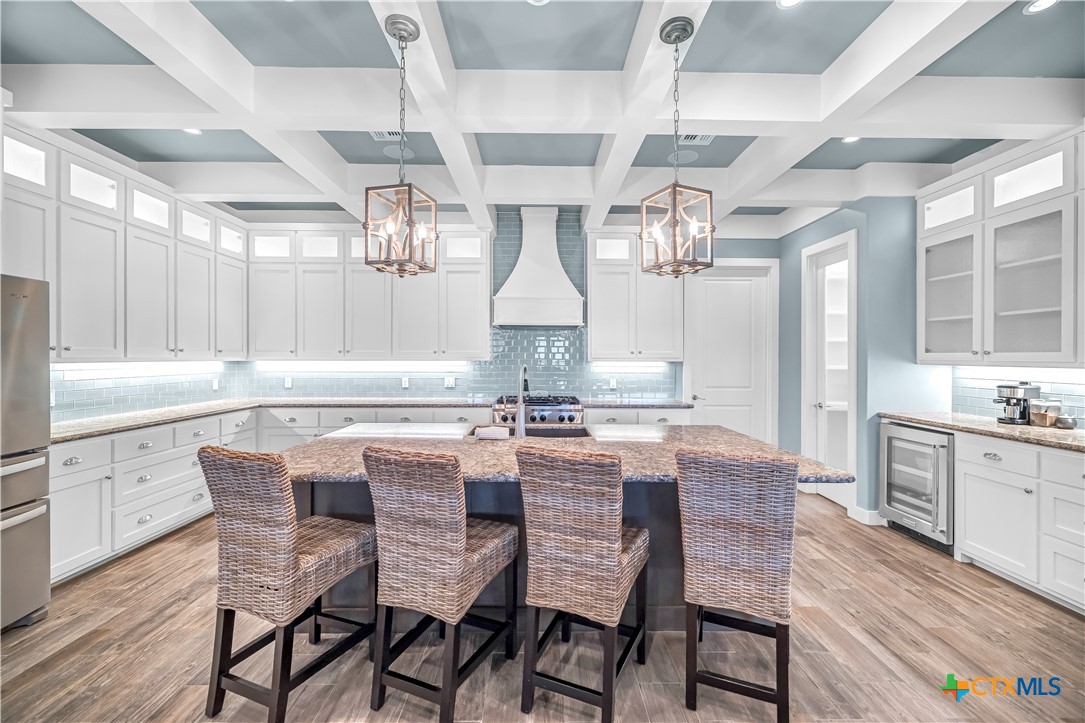 230 Chateau Way