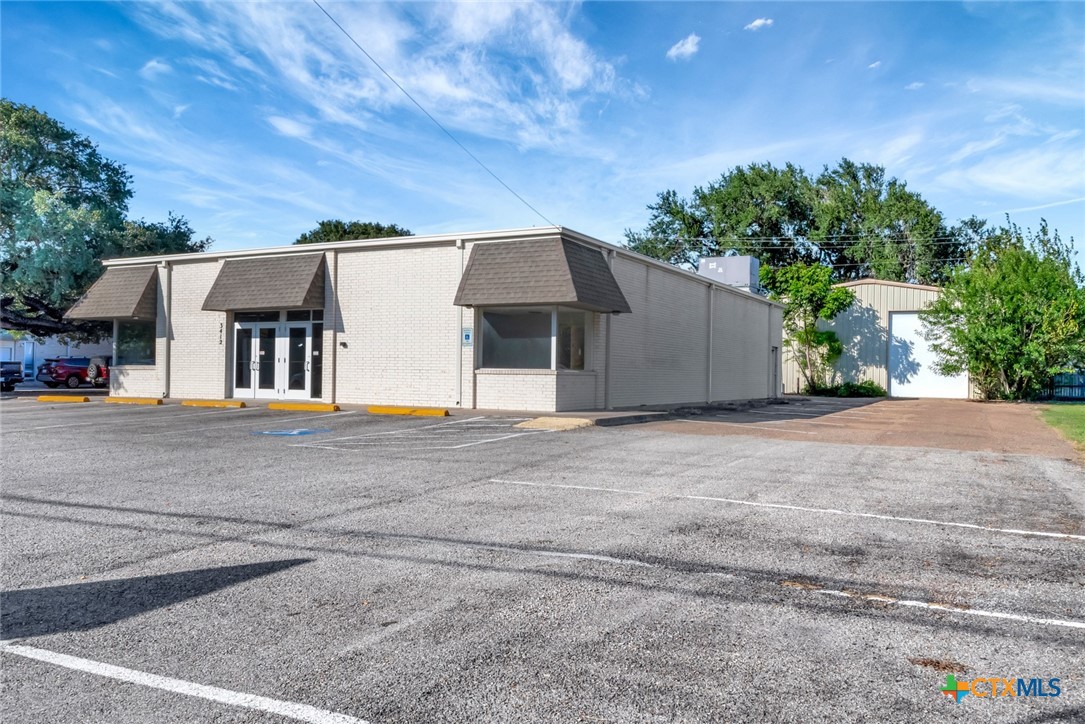 3412 Sam Houston Drive