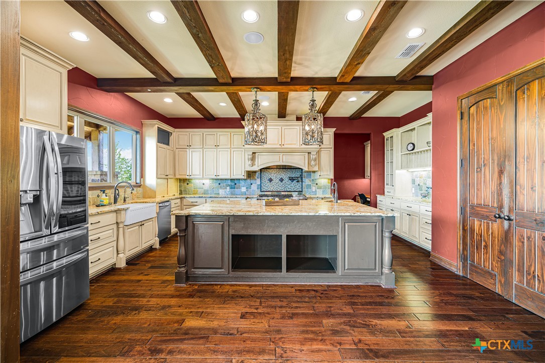 1682 County Road 310