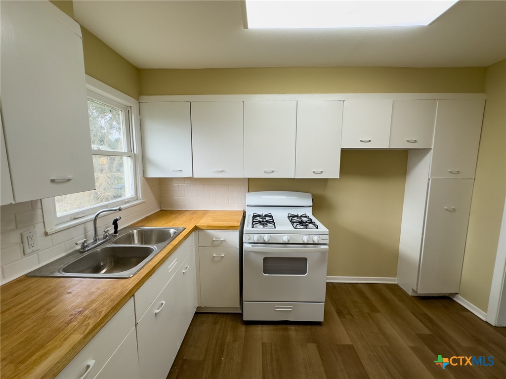 1404 E Bowie