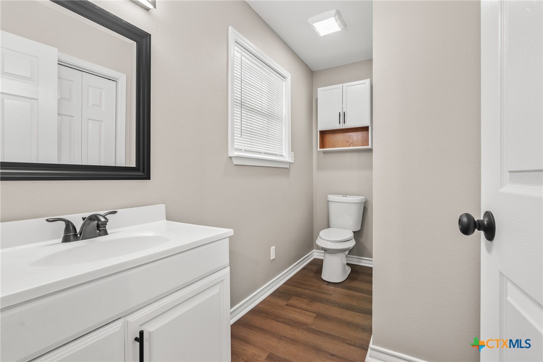 939 N San Patricio Street