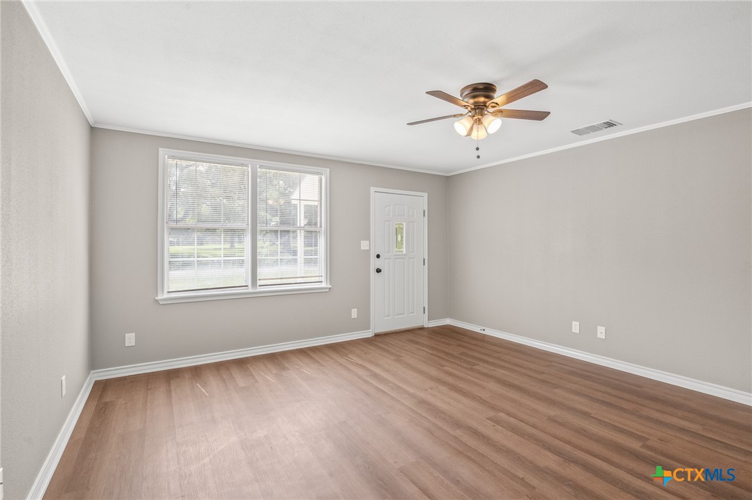 939 N San Patricio Street