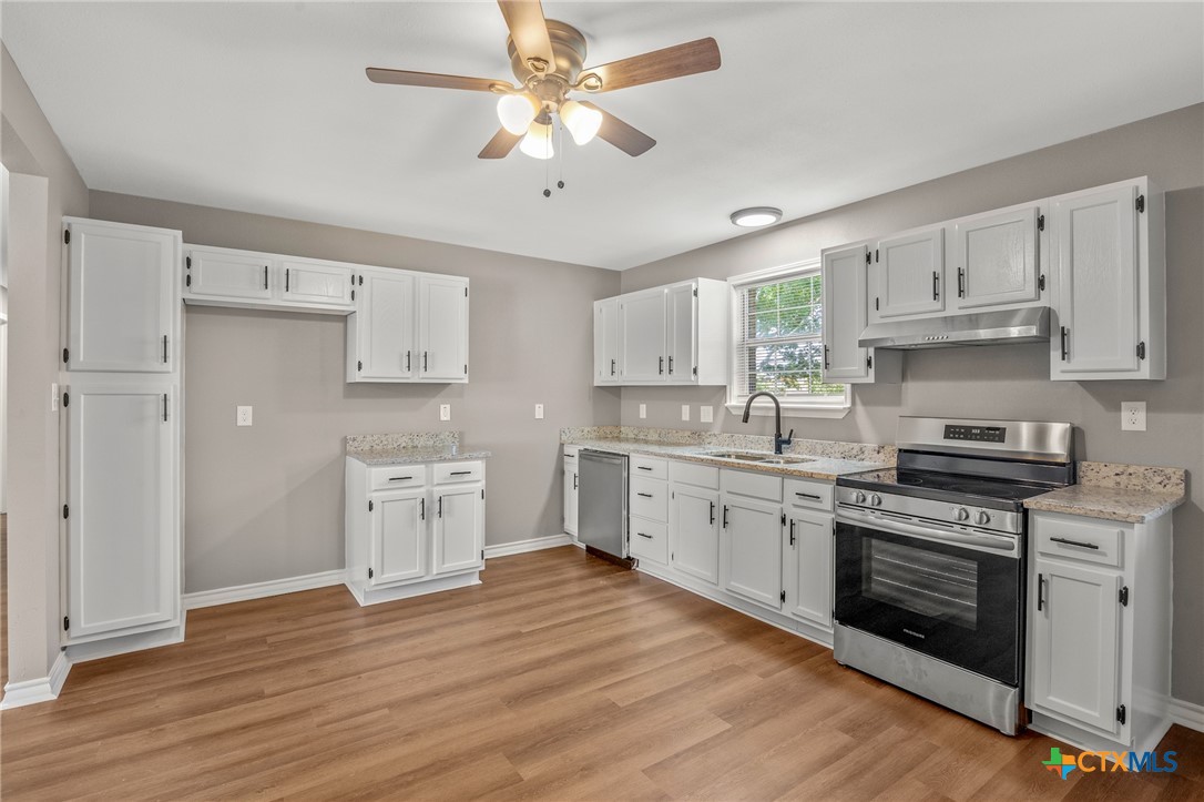 939 N San Patricio Street