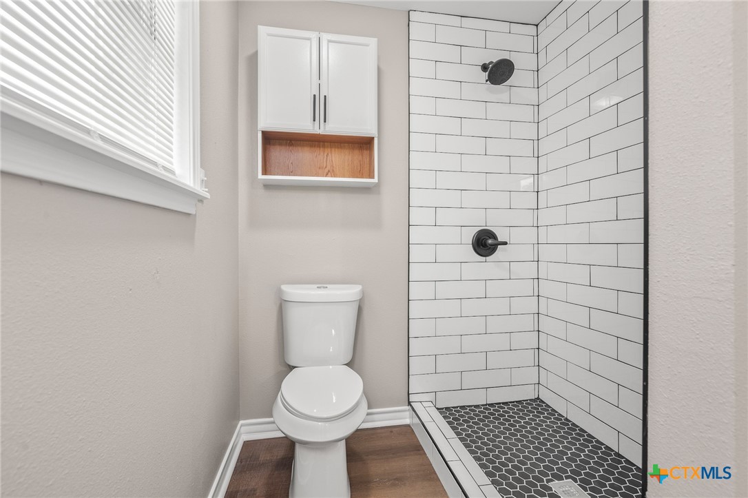 939 N San Patricio Street