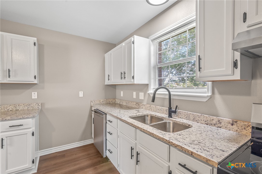 939 N San Patricio Street