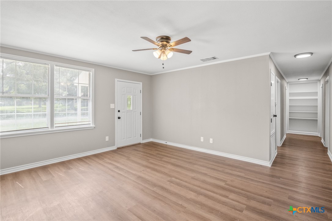 939 N San Patricio Street