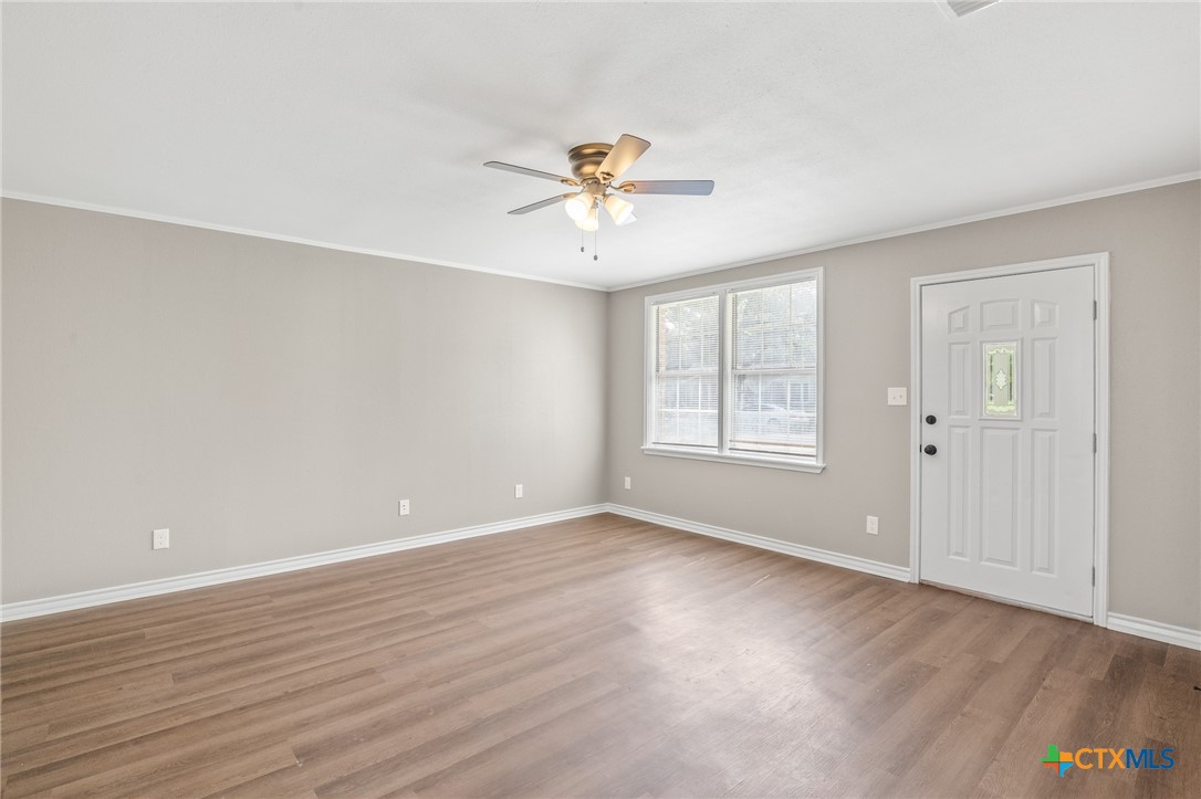 939 N San Patricio Street