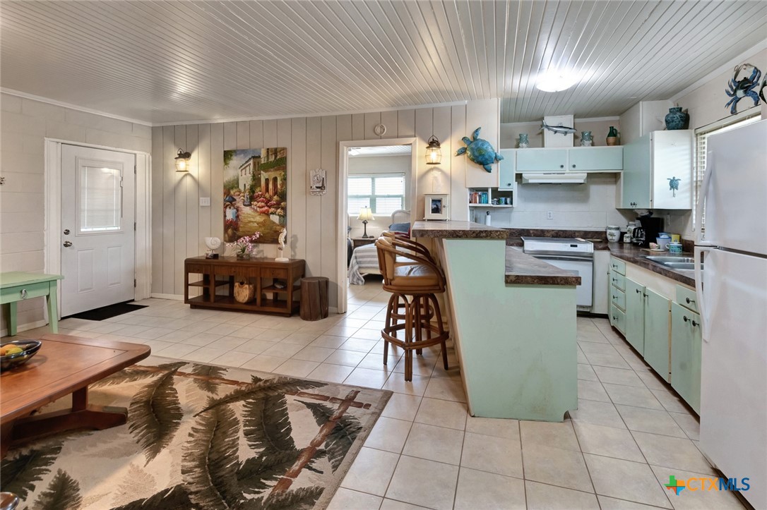 104 E Van Buren Avenue