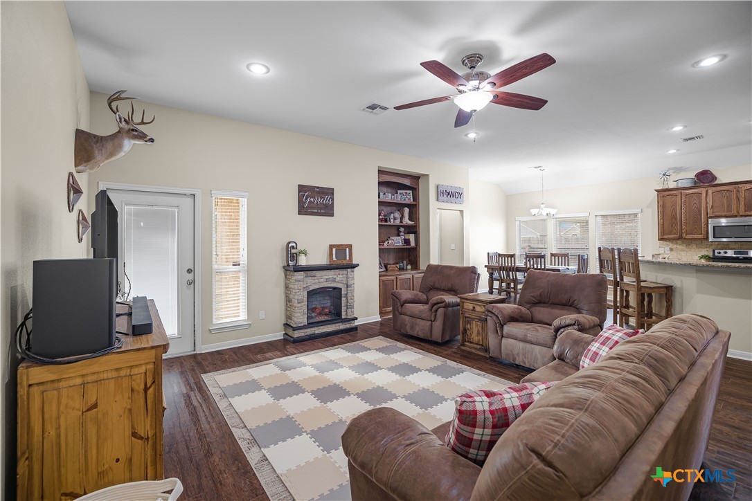 604 Mason Circle