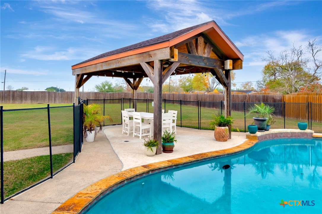 20 Stone Meadow Drive