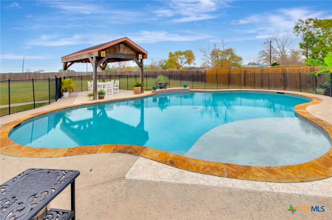 20 Stone Meadow Drive