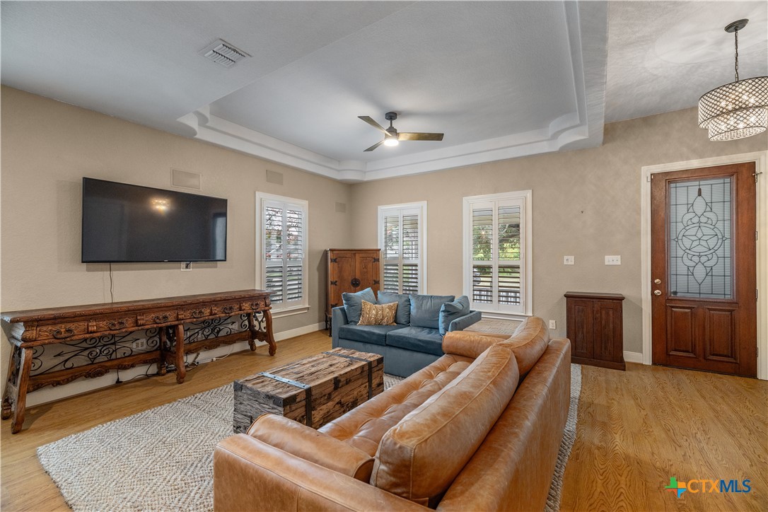 260 N Santa Clara Avenue