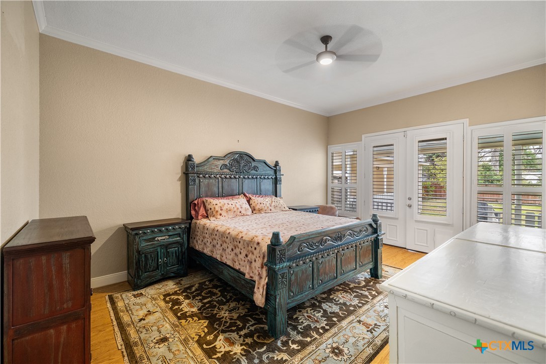 260 N Santa Clara Avenue