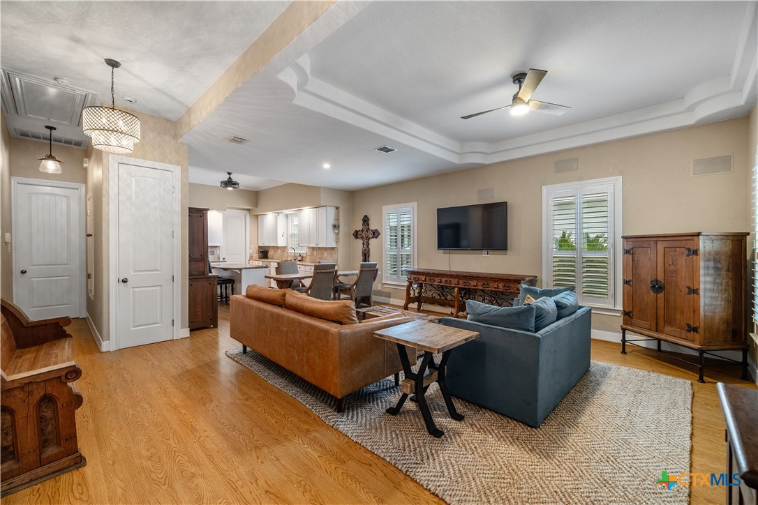 260 N Santa Clara Avenue