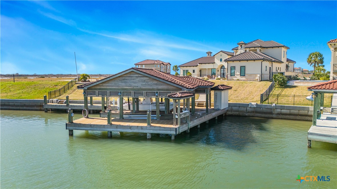 385 E Arbor Vista