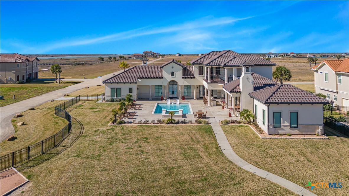385 E Arbor Vista