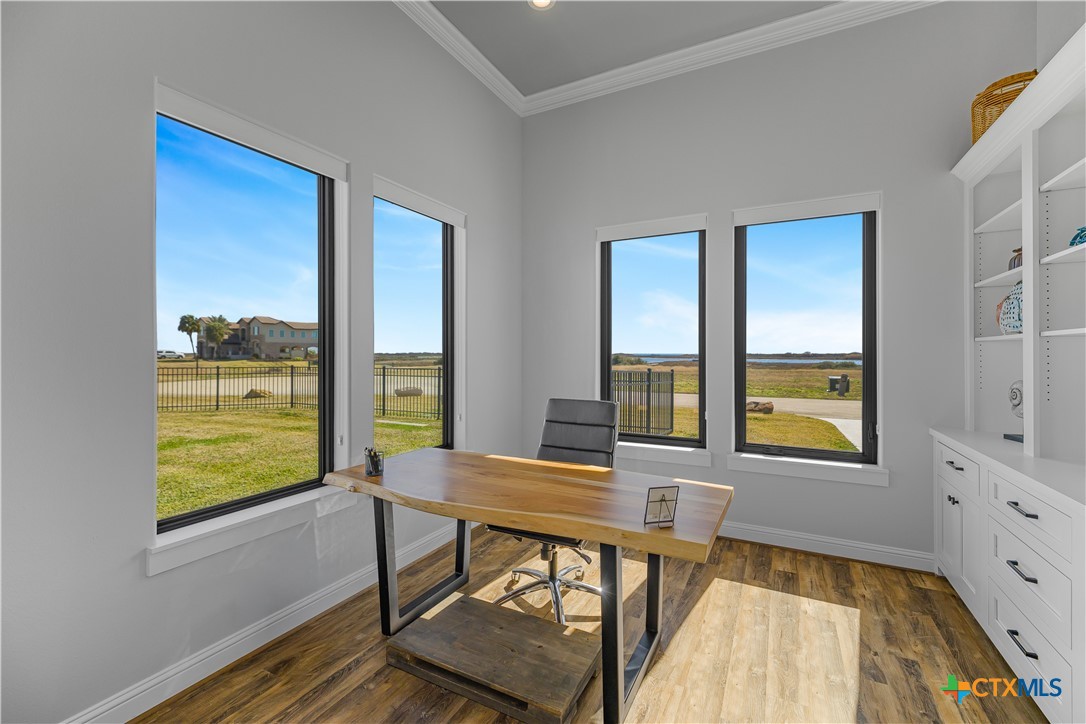 385 E Arbor Vista