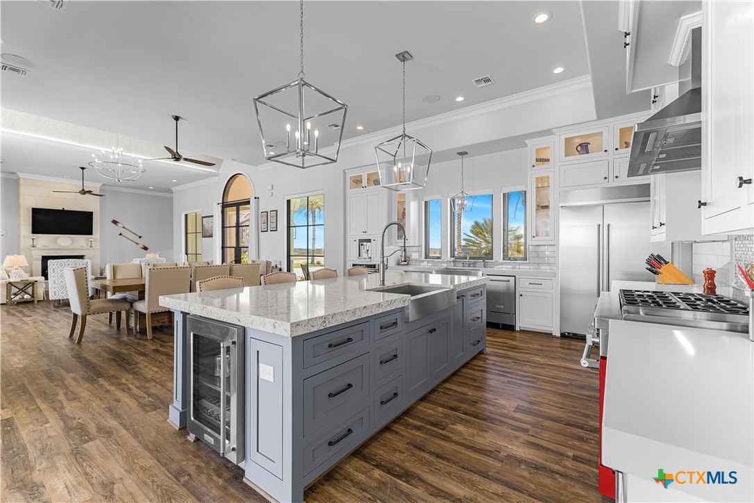 385 E Arbor Vista