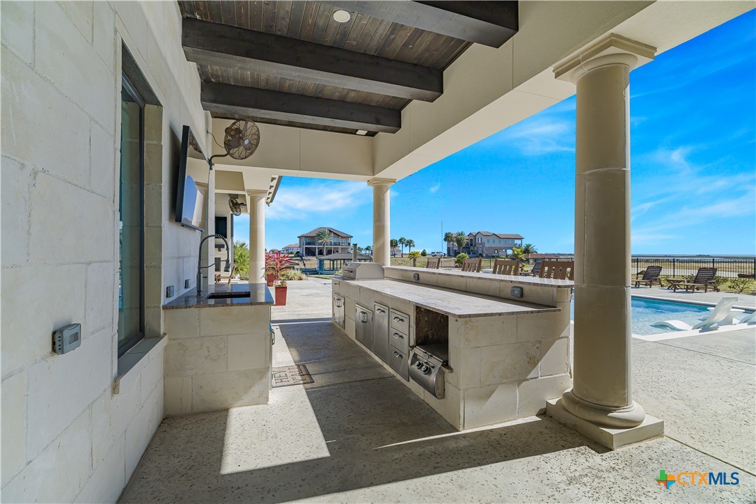 385 E Arbor Vista