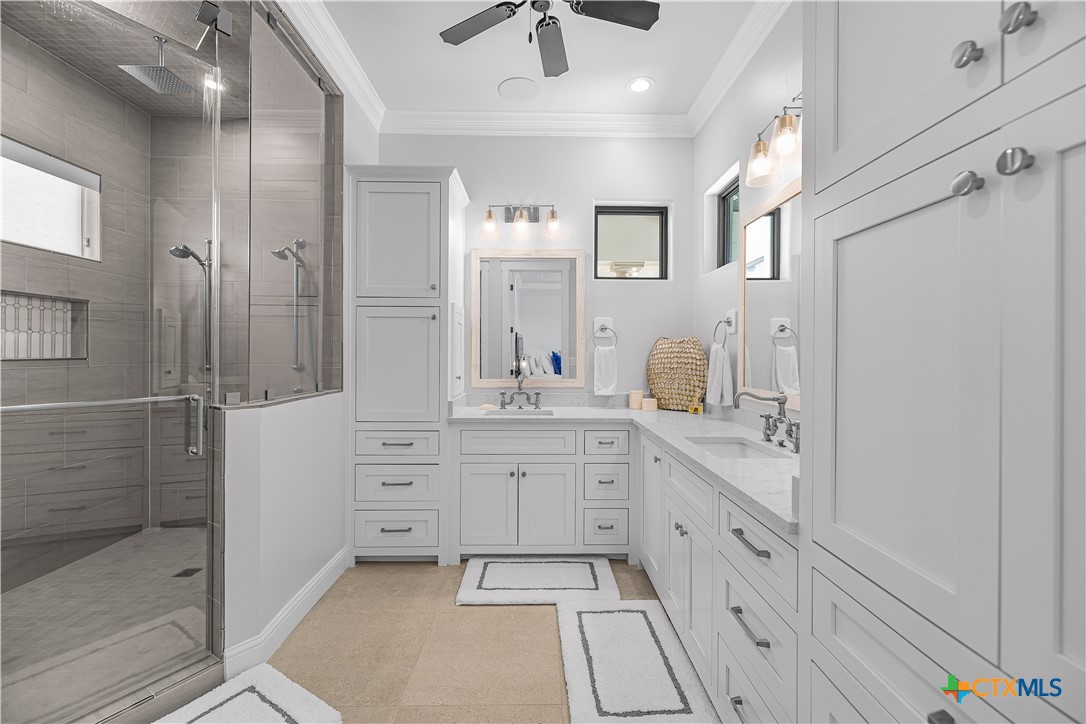 385 E Arbor Vista