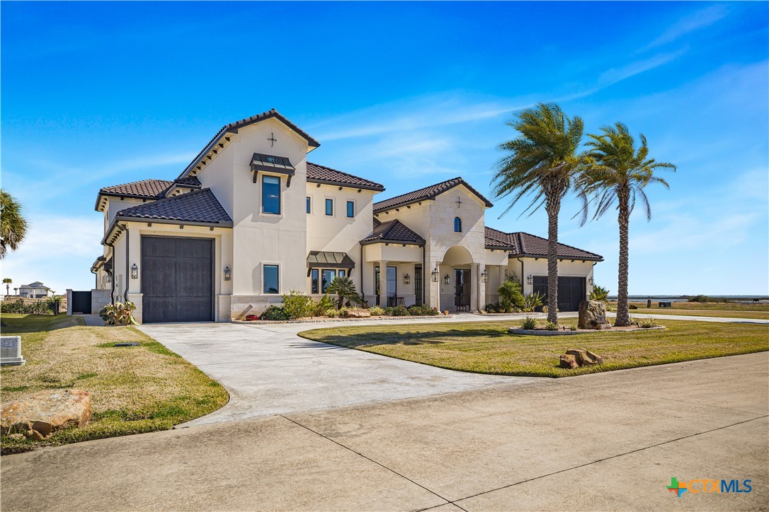 385 E Arbor Vista