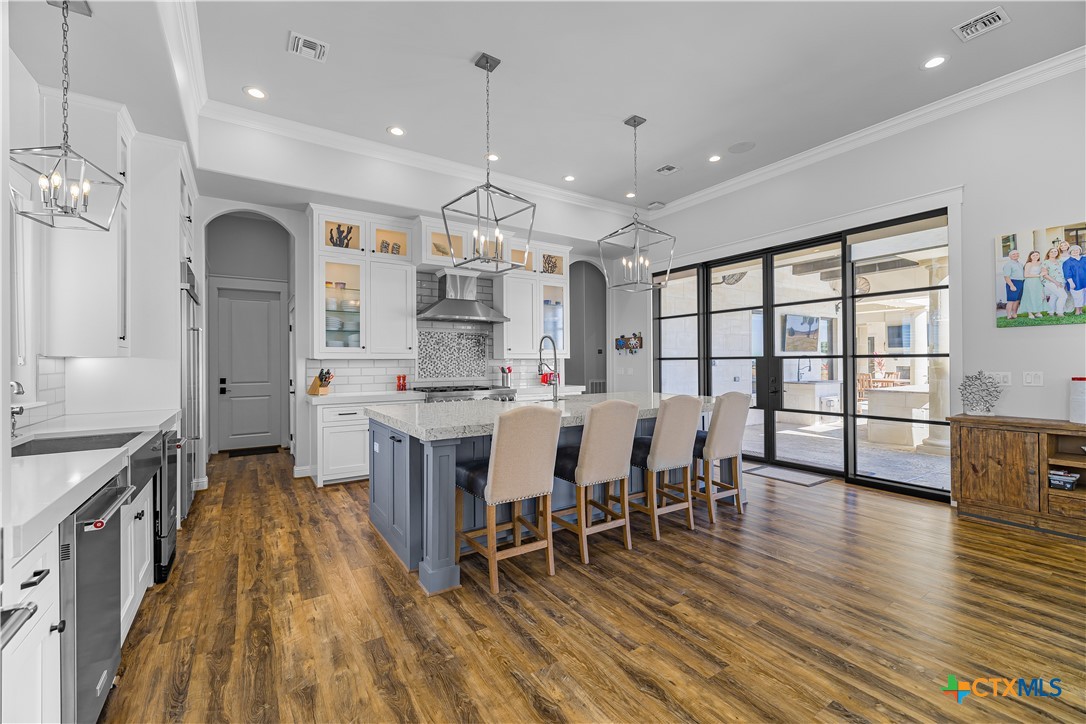 385 E Arbor Vista