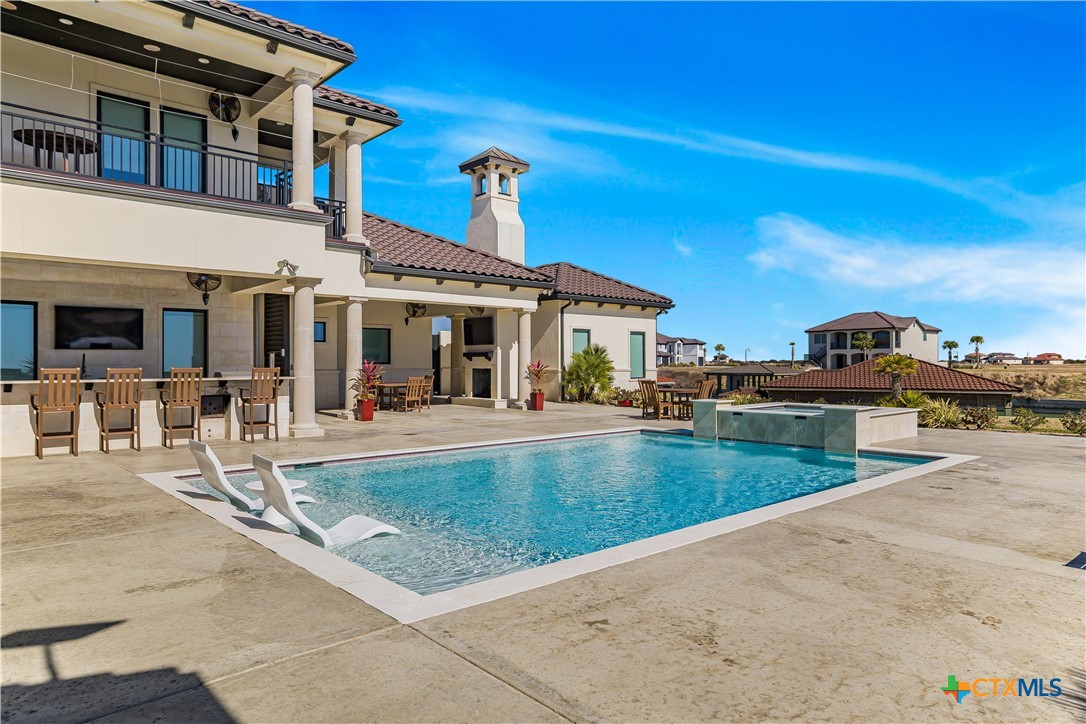 385 E Arbor Vista