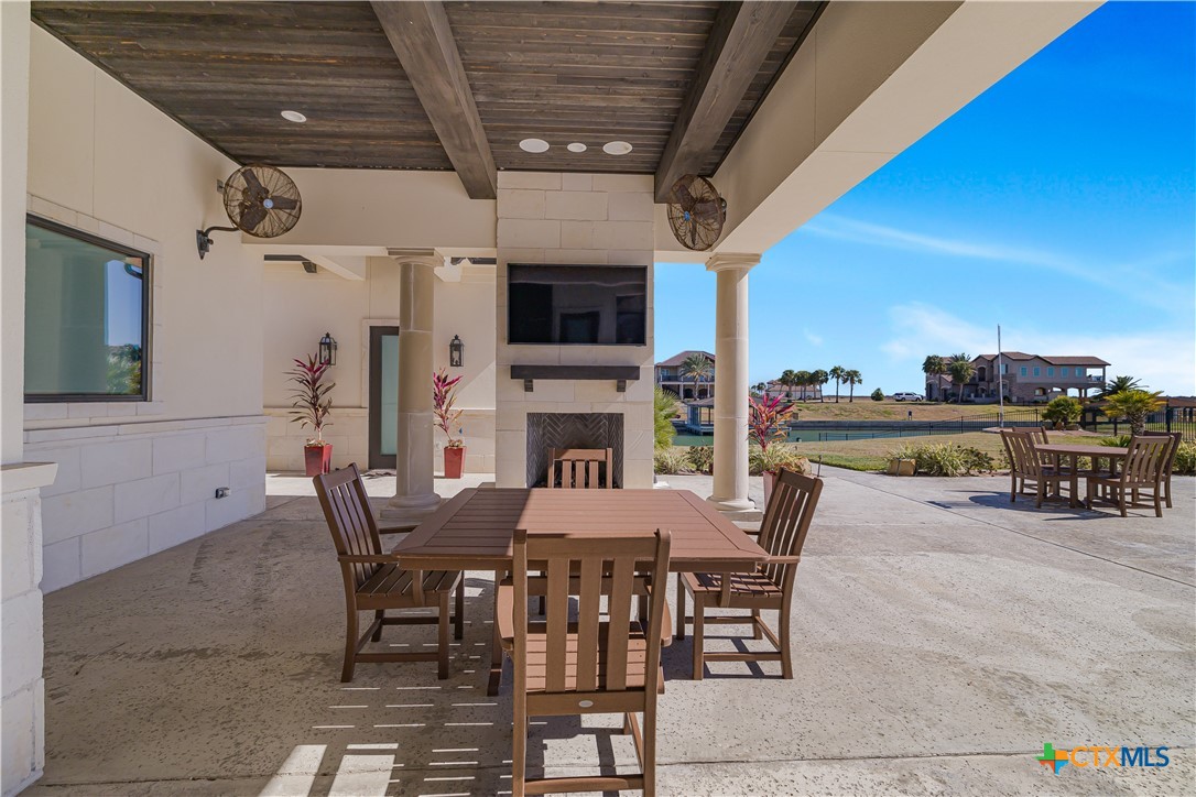 385 E Arbor Vista