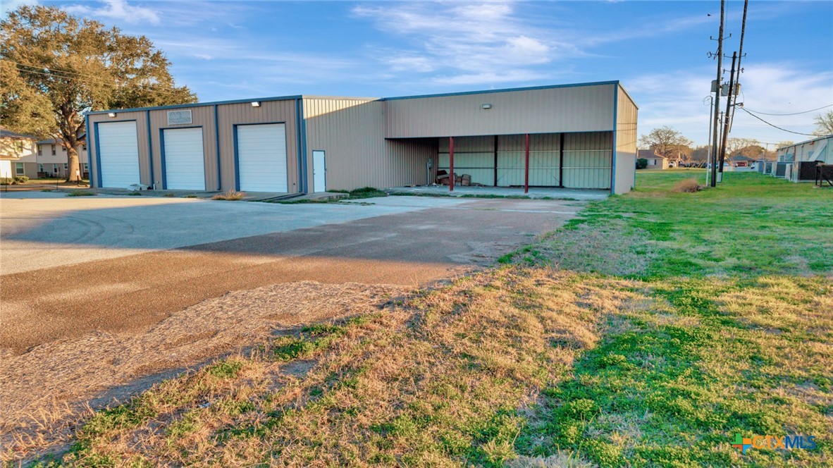 3102 Sam Houston Drive