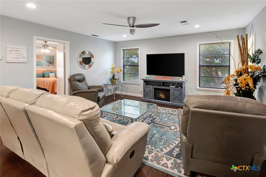 1106 W Jefferson Avenue