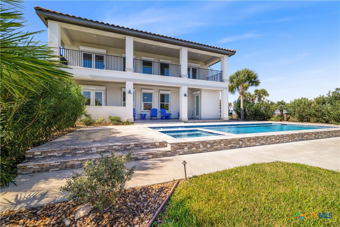 559 W Lago Loop Road