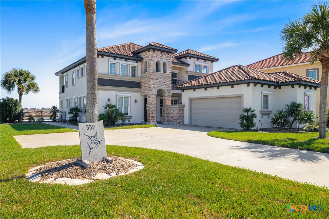 559 W Lago Loop Road