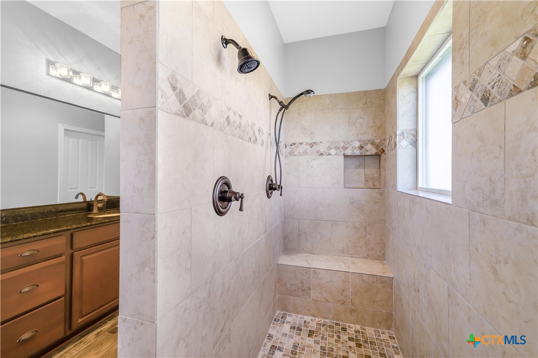 559 W Lago Loop Road