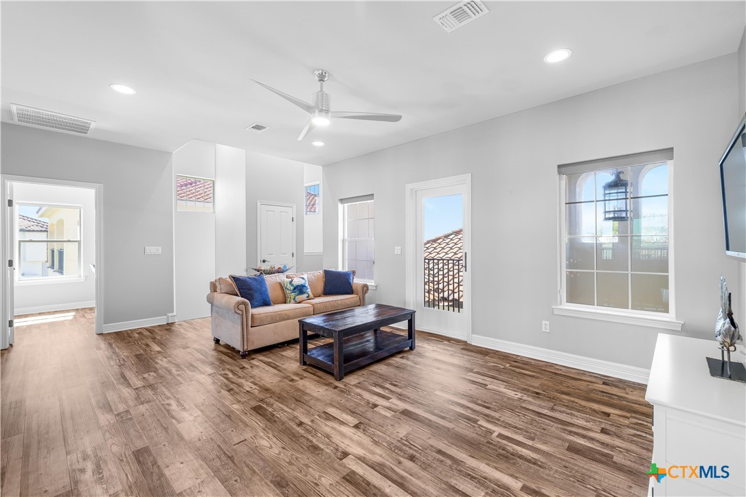 559 W Lago Loop Road