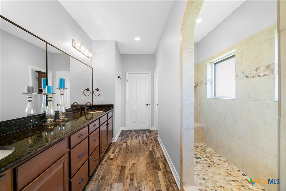 559 W Lago Loop Road