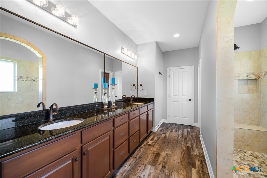 559 W Lago Loop Road