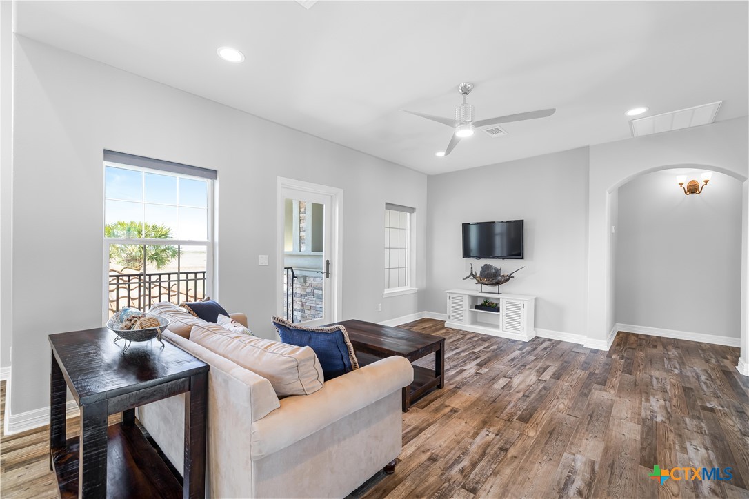 559 W Lago Loop Road